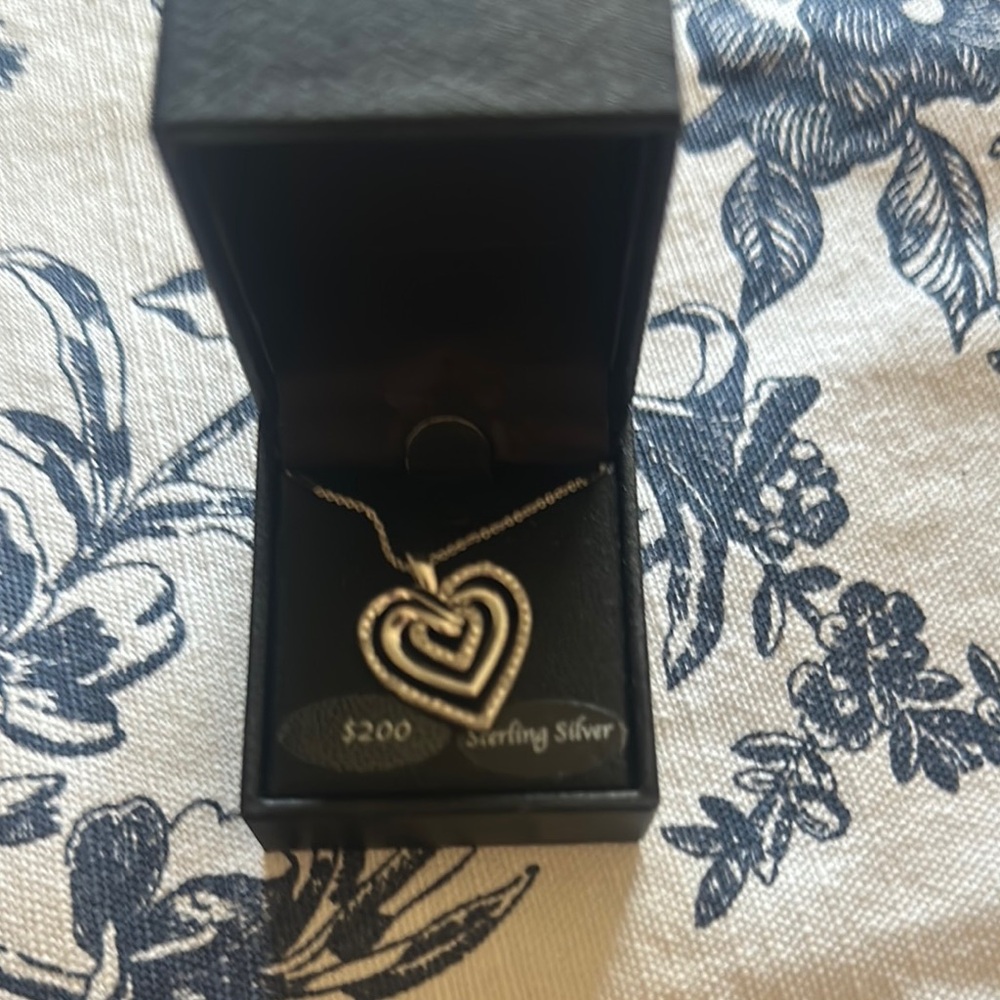 Silver Heart Pendant Necklace Elegant Design